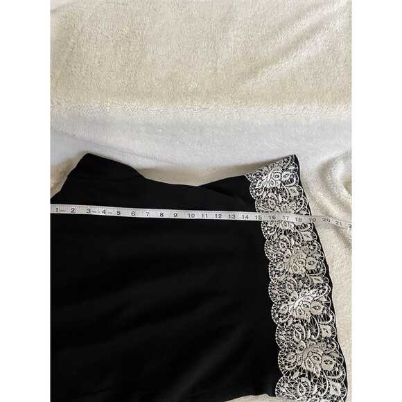 Maggie London Petite Peplum Embroidered Jacket Size 4 - Picture 7 of 7